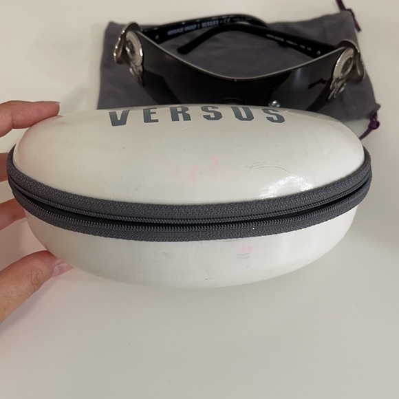 Versus - Versace Group Sunglasses - Picture 11 of 13